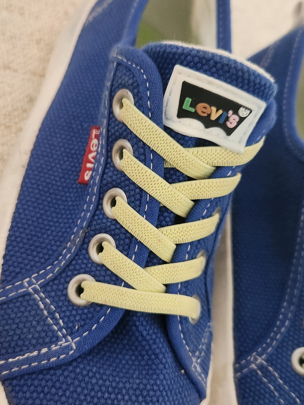 Levi’s Betty/Vee Blue Canvas Sneakers Kids US 3 / EU 35 - Picture 4 of 10